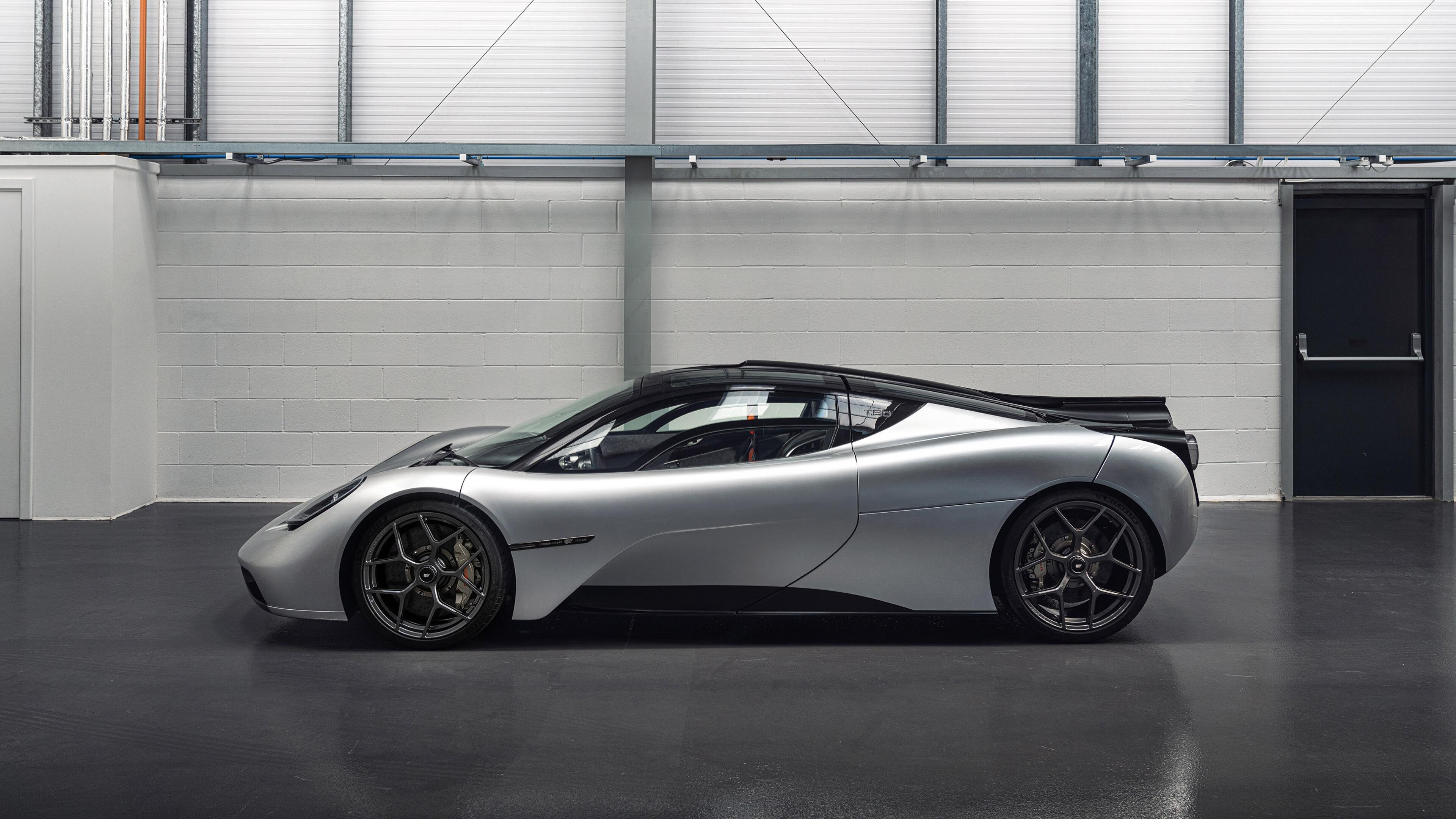 四国蝶泳换气频率战术对比图，蝶泳的换气